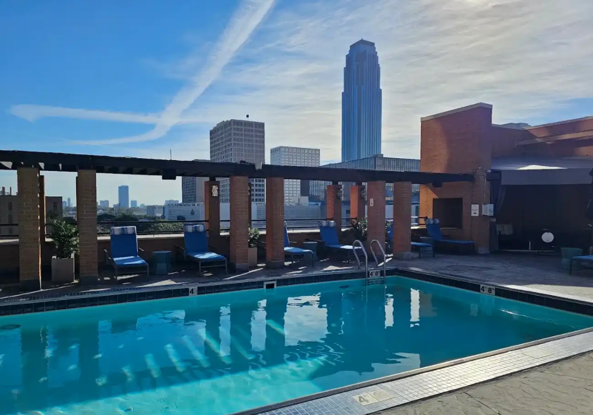 jw_marriott_pool_2027
